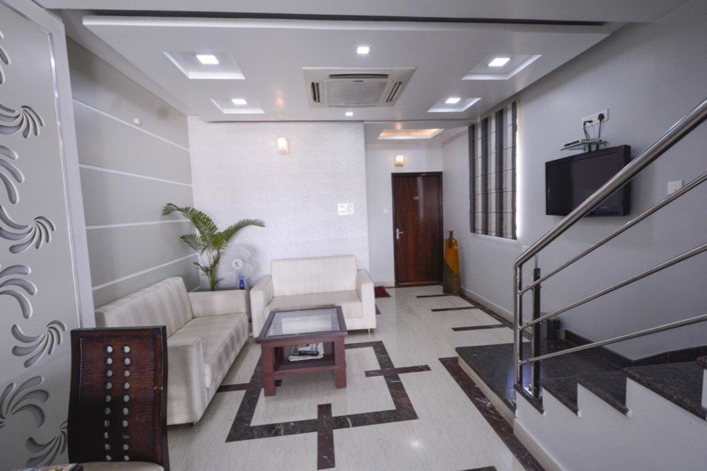 Hotel Central Residency Варанаси Екстериор снимка
