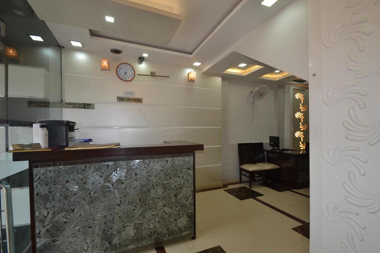 Hotel Central Residency Варанаси Екстериор снимка