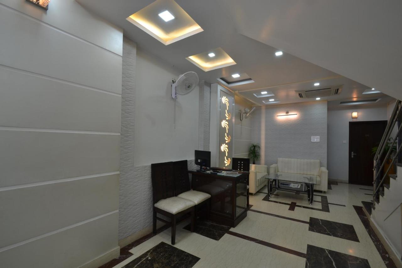 Hotel Central Residency Варанаси Екстериор снимка
